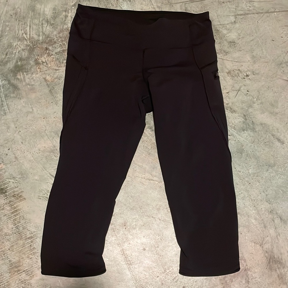 Lululemon leggings size 6